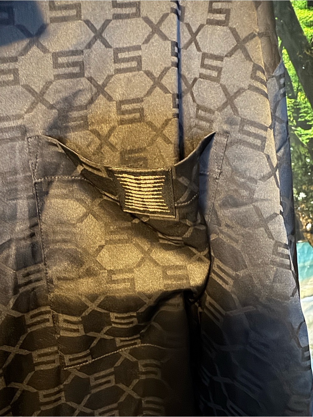 Fenty XL Men's Black Patterned Button-Up Shirt - Picture 4 of 10